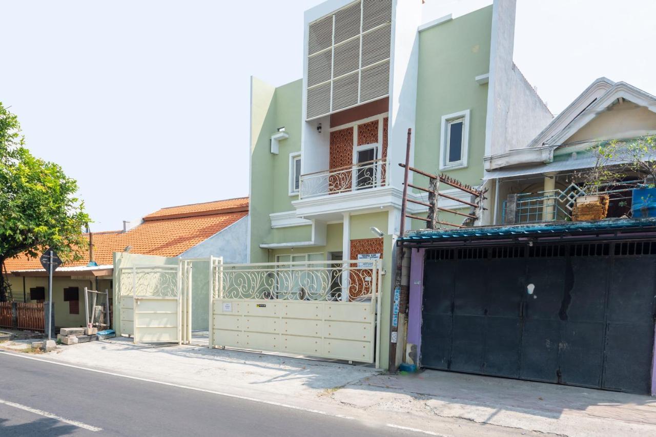 Oyo 3706 Griya Tentrem Syariah Lamongan Esterno foto